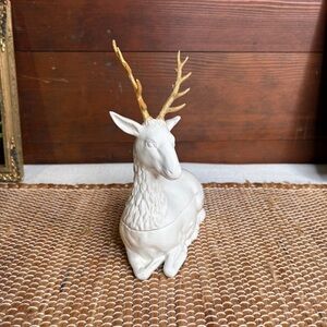 Vintage Mottahedeh Italy Ceramic Resting Stag Reindeer Elk Covered Trinket Dish